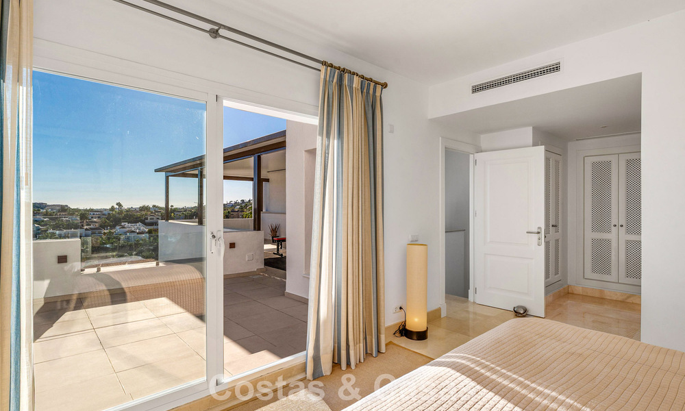 Luxurious duplex penthouse for sale in a gated complex in nueva andalucía’s golf valley, Marbella 796735