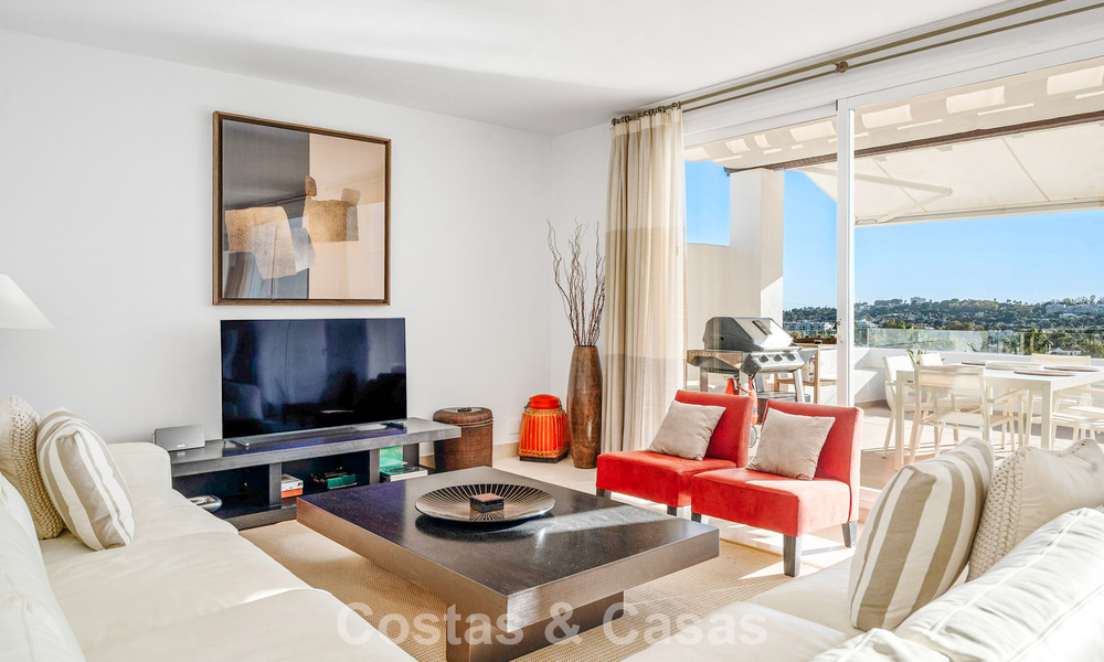 Luxurious duplex penthouse for sale in a gated complex in nueva andalucía’s golf valley, Marbella 796740