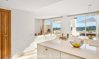 Luxurious duplex penthouse for sale in a gated complex in nueva andalucía’s golf valley, Marbella 796741 