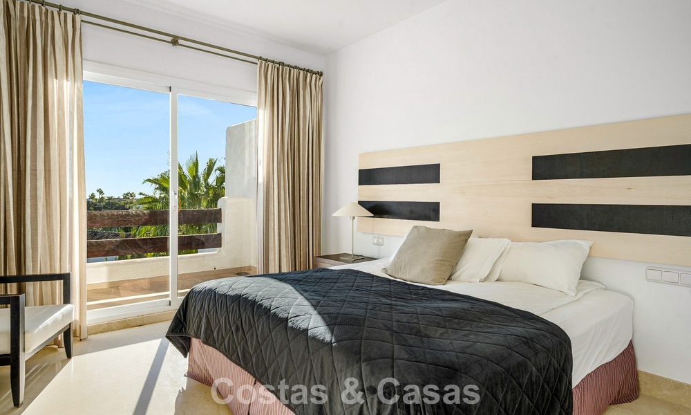 Luxurious duplex penthouse for sale in a gated complex in nueva andalucía’s golf valley, Marbella 796745