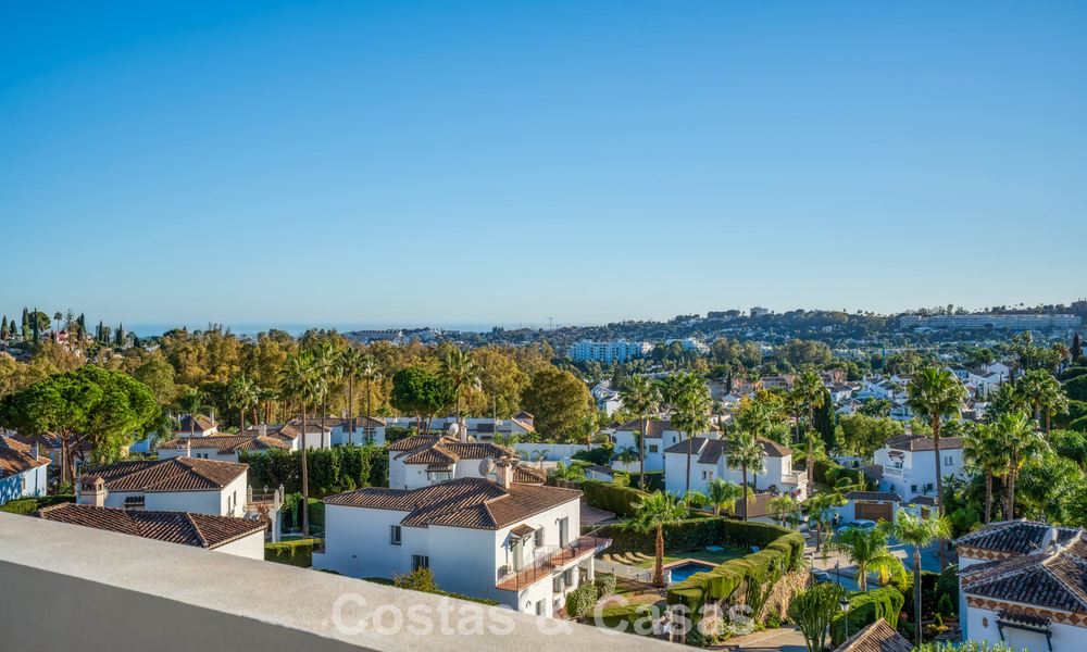 Luxurious duplex penthouse for sale in a gated complex in nueva andalucía’s golf valley, Marbella 796748