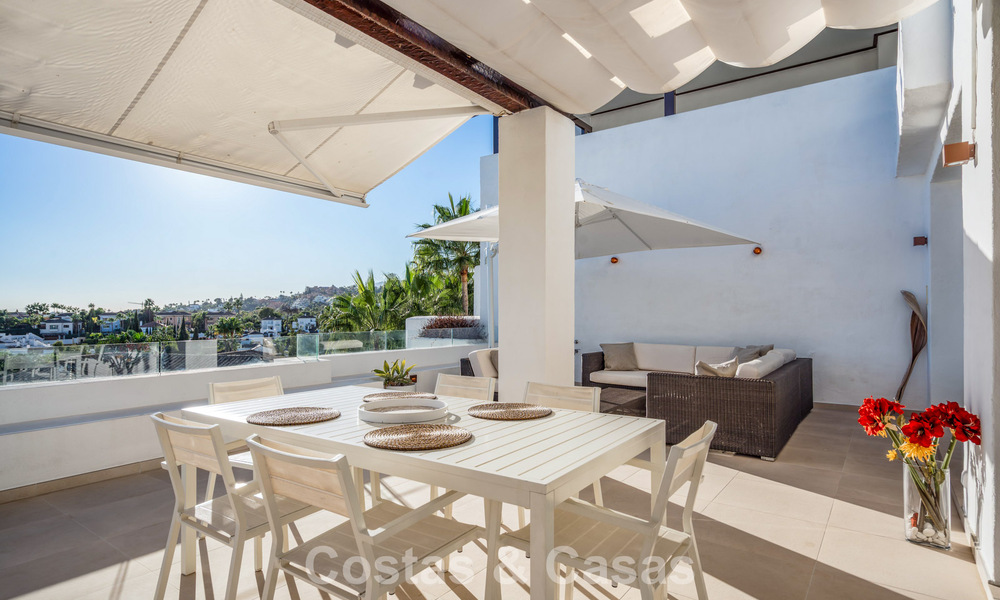 Luxurious duplex penthouse for sale in a gated complex in nueva andalucía’s golf valley, Marbella 796750