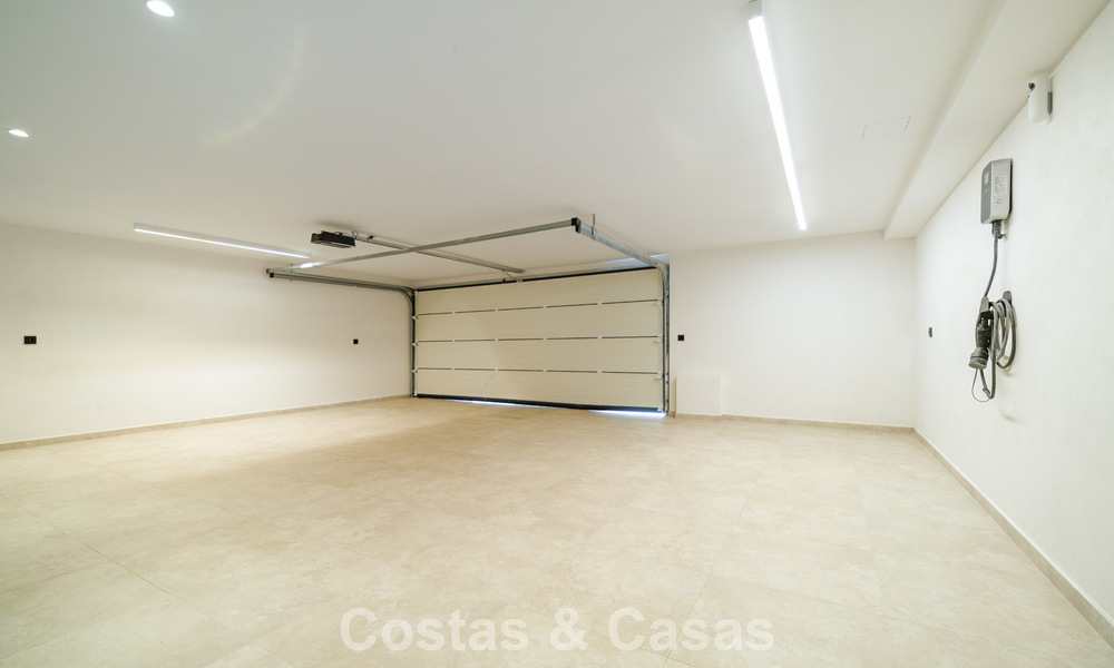 Exclusive, modern luxury villa for sale within walking distance to the beach in Eastern Marbella 796875