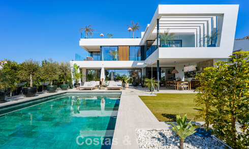 Exclusive, modern luxury villa for sale within walking distance to the beach in Eastern Marbella 796879