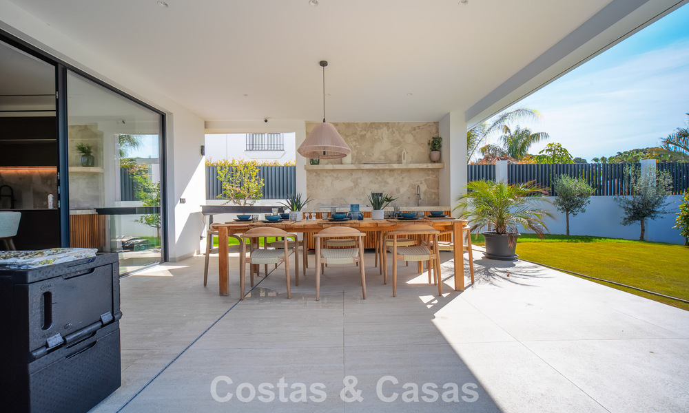 Exclusive, modern luxury villa for sale within walking distance to the beach in Eastern Marbella 796881