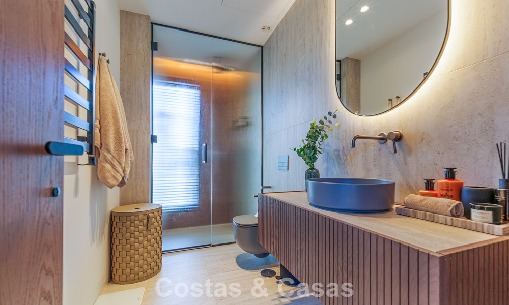 Exclusive, modern luxury villa for sale within walking distance to the beach in Eastern Marbella 796902