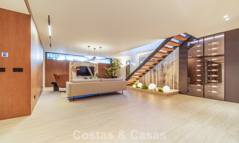 Exclusive, modern luxury villa for sale within walking distance to the beach in Eastern Marbella 796914