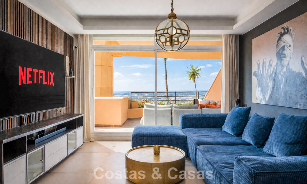 Spacious apartment with panoramic golf and sea views for sale in Nueva Andalucía, Marbella 796915