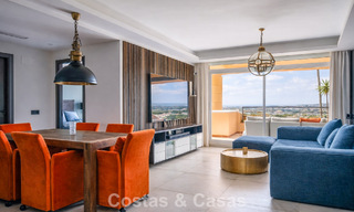 Spacious apartment with panoramic golf and sea views for sale in Nueva Andalucía, Marbella 796928 