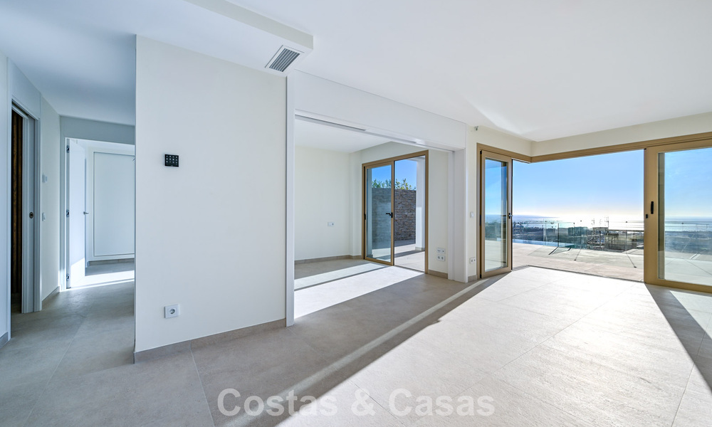 Move-in ready! Luxurious, modern apartments with panoramic sea views for sale in Mijas’ Golf Valley on the Costa del Sol 797106