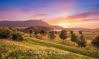 Modern newly built villas for sale frontline golf, close to Estepona town centre 796967 