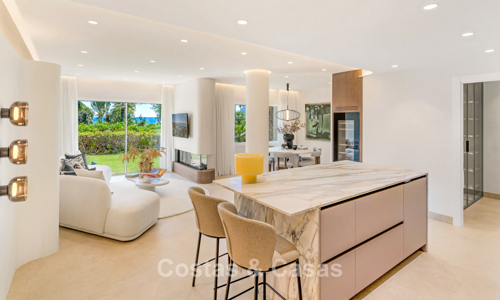 Elegant renovated apartment for sale within walking distance of the beach on the New Golden Mile between Marbella and Estepona 797206