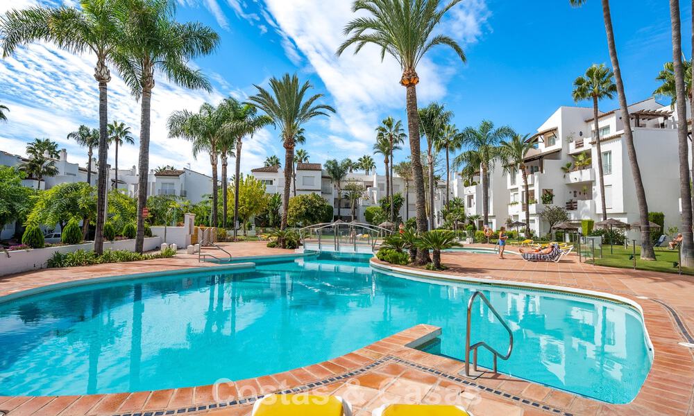 Elegant renovated apartment for sale within walking distance of the beach on the New Golden Mile between Marbella and Estepona 797217