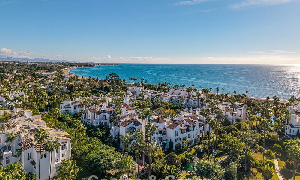 Elegant renovated apartment for sale within walking distance of the beach on the New Golden Mile between Marbella and Estepona 797223