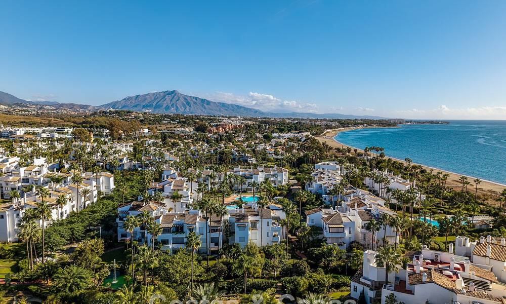 Elegant renovated apartment for sale within walking distance of the beach on the New Golden Mile between Marbella and Estepona 797224