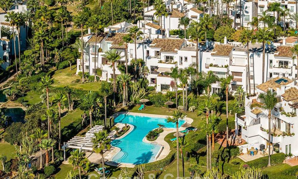 Elegant renovated apartment for sale within walking distance of the beach on the New Golden Mile between Marbella and Estepona 797227