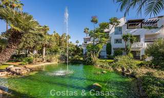 Elegant renovated apartment for sale within walking distance of the beach on the New Golden Mile between Marbella and Estepona 797235 