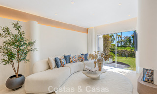 Elegant renovated apartment for sale within walking distance of the beach on the New Golden Mile between Marbella and Estepona 797242 