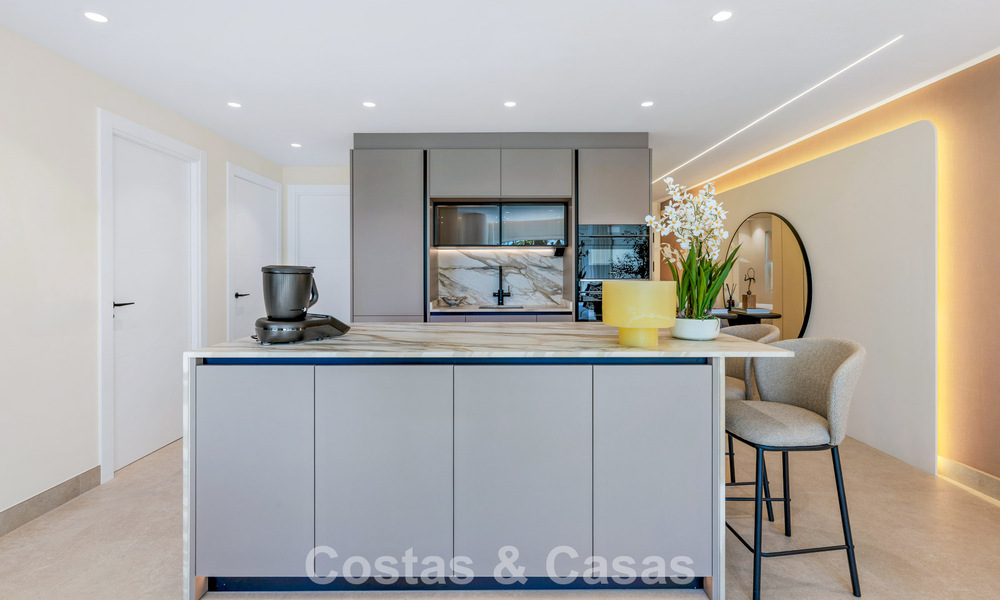 Elegant renovated apartment for sale within walking distance of the beach on the New Golden Mile between Marbella and Estepona 797244