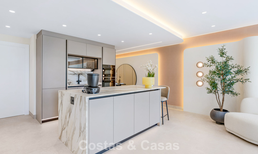 Elegant renovated apartment for sale within walking distance of the beach on the New Golden Mile between Marbella and Estepona 797245