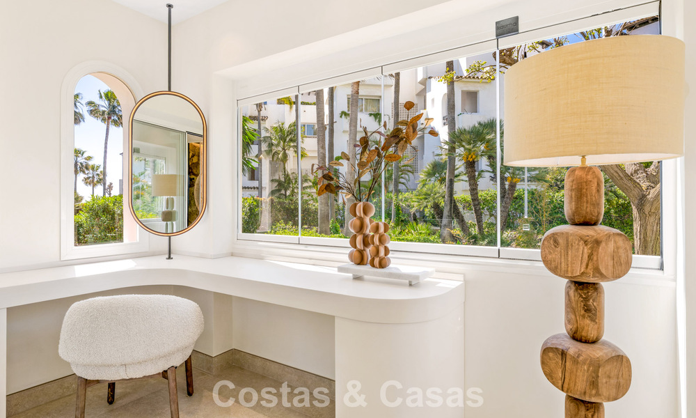 Elegant renovated apartment for sale within walking distance of the beach on the New Golden Mile between Marbella and Estepona 797249