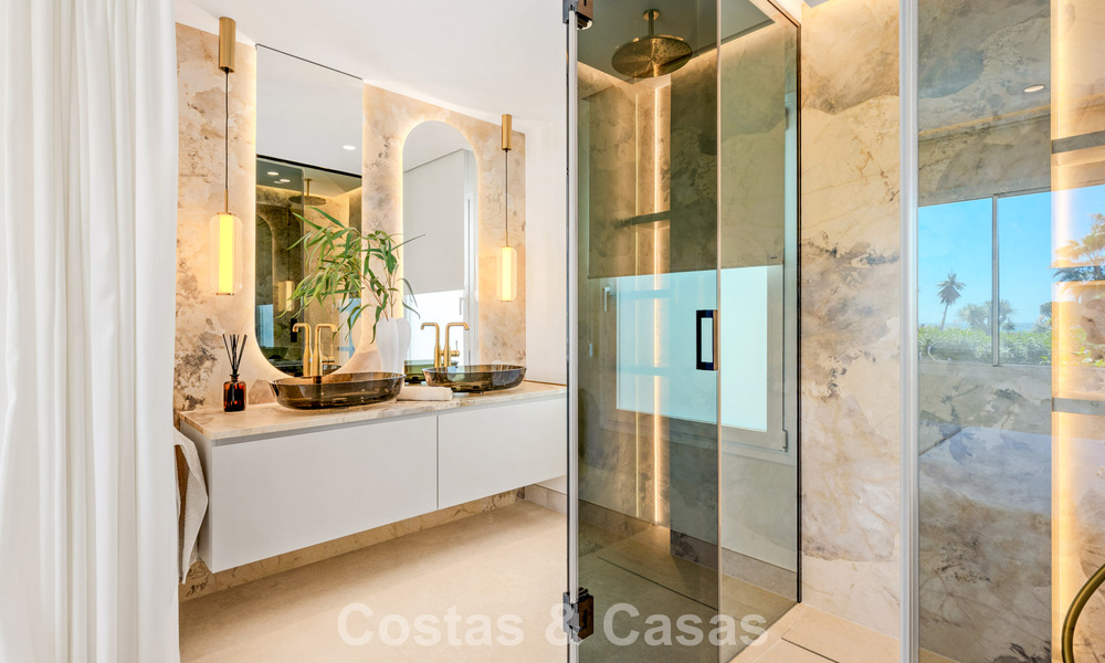 Elegant renovated apartment for sale within walking distance of the beach on the New Golden Mile between Marbella and Estepona 797253