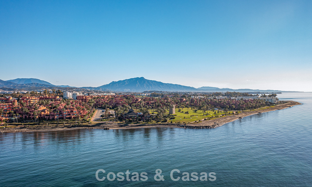 Luxury duplex penthouse for sale in a five-star beachfront complex on the New Golden Mile between Marbella and Estepona 797265