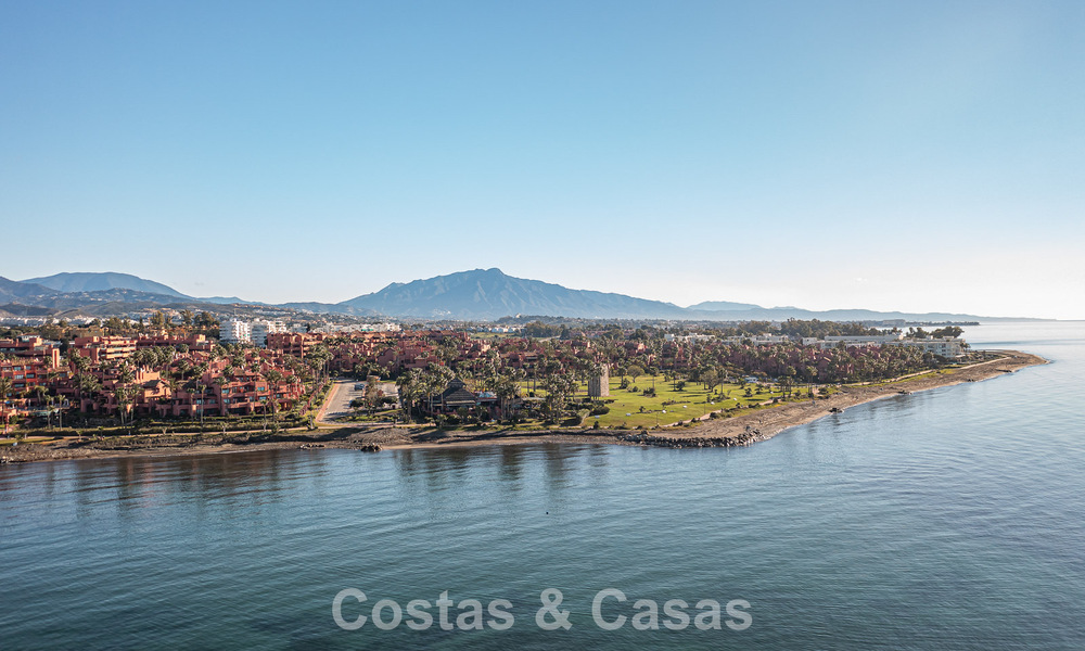 Luxury duplex penthouse for sale in a five-star beachfront complex on the New Golden Mile between Marbella and Estepona 797726