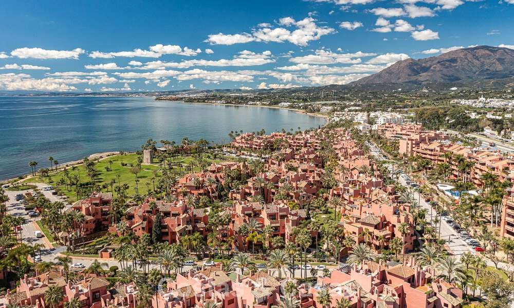 Luxury duplex penthouse for sale in a five-star beachfront complex on the New Golden Mile between Marbella and Estepona 797737