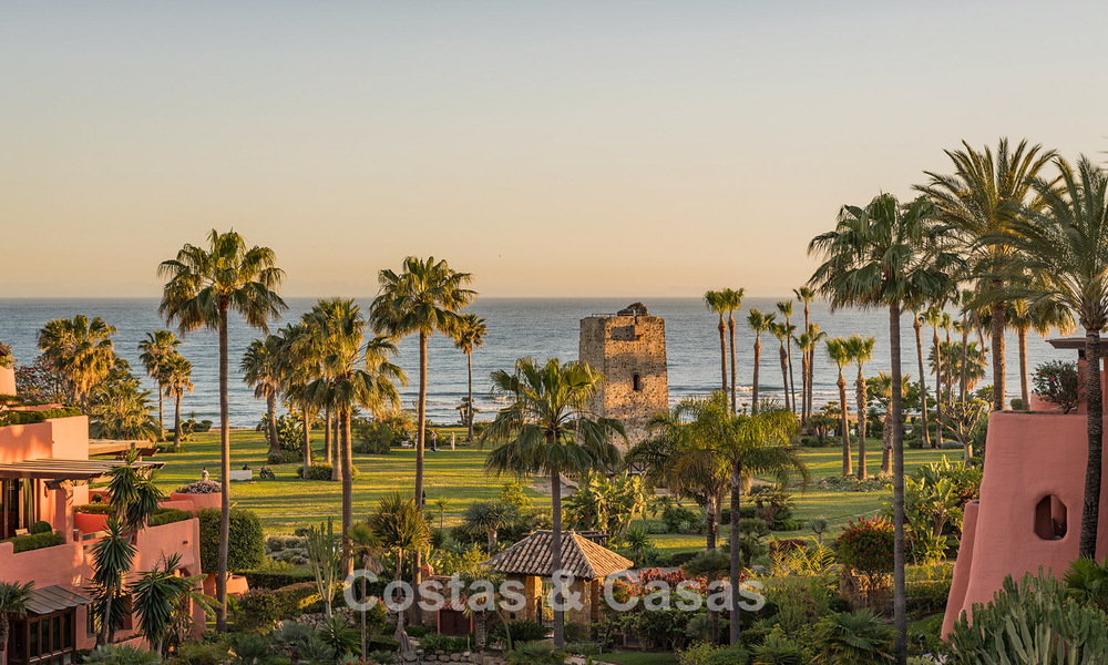 Luxury duplex penthouse for sale in a five-star beachfront complex on the New Golden Mile between Marbella and Estepona 797748