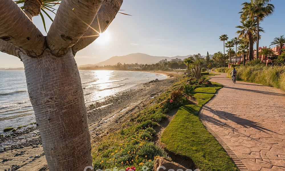 Luxury duplex penthouse for sale in a five-star beachfront complex on the New Golden Mile between Marbella and Estepona 797802
