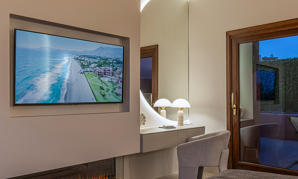 Luxury duplex penthouse for sale in a five-star beachfront complex on the New Golden Mile between Marbella and Estepona 797809