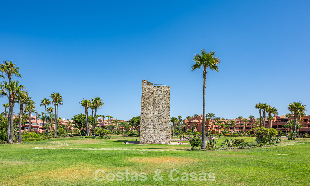 Luxury duplex penthouse for sale in a five-star beachfront complex on the New Golden Mile between Marbella and Estepona 797815