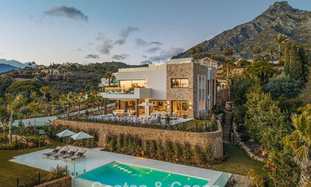 Sophisticated luxury villa for sale in an exclusive, peaceful gated community on Marbella’s Golden Mile 798015