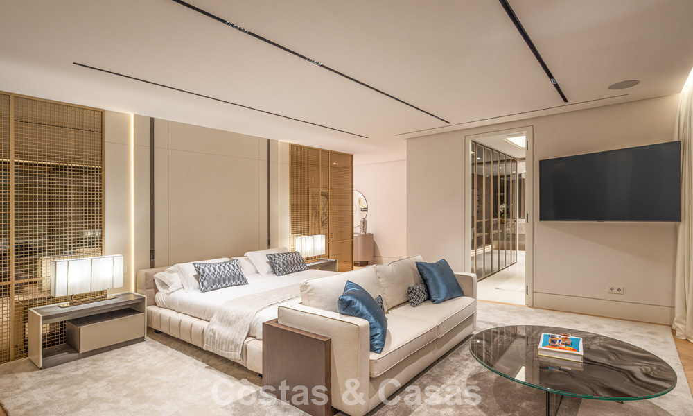 Sophisticated luxury villa for sale in an exclusive, peaceful gated community on Marbella’s Golden Mile 798019