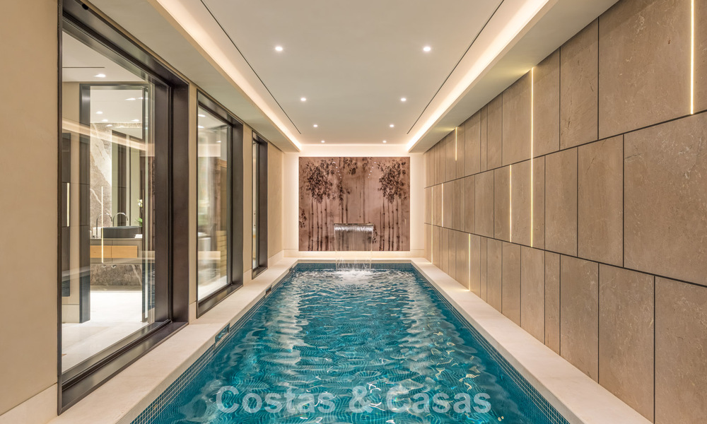 Sophisticated luxury villa for sale in an exclusive, peaceful gated community on Marbella’s Golden Mile 798026