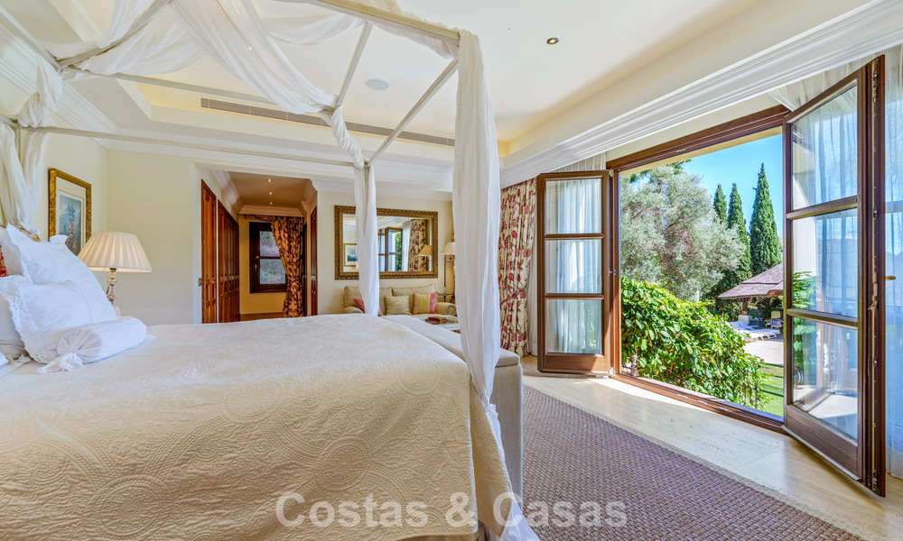 Remarkable Spanish luxury villa with sea view for sale in a green oasis on Marbella’s Golden Mile 798182