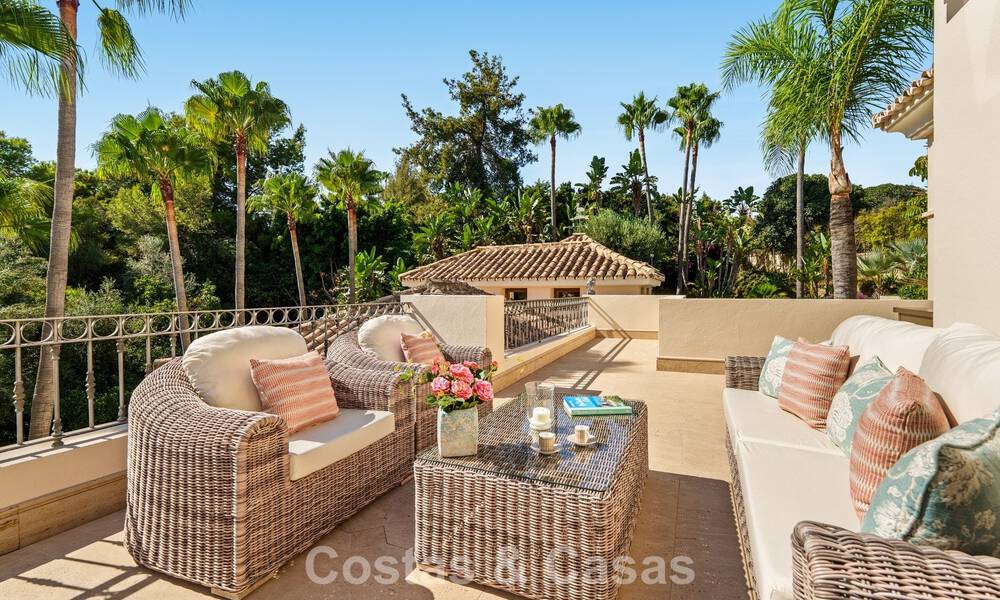 Remarkable Spanish luxury villa with sea view for sale in a green oasis on Marbella’s Golden Mile 798191