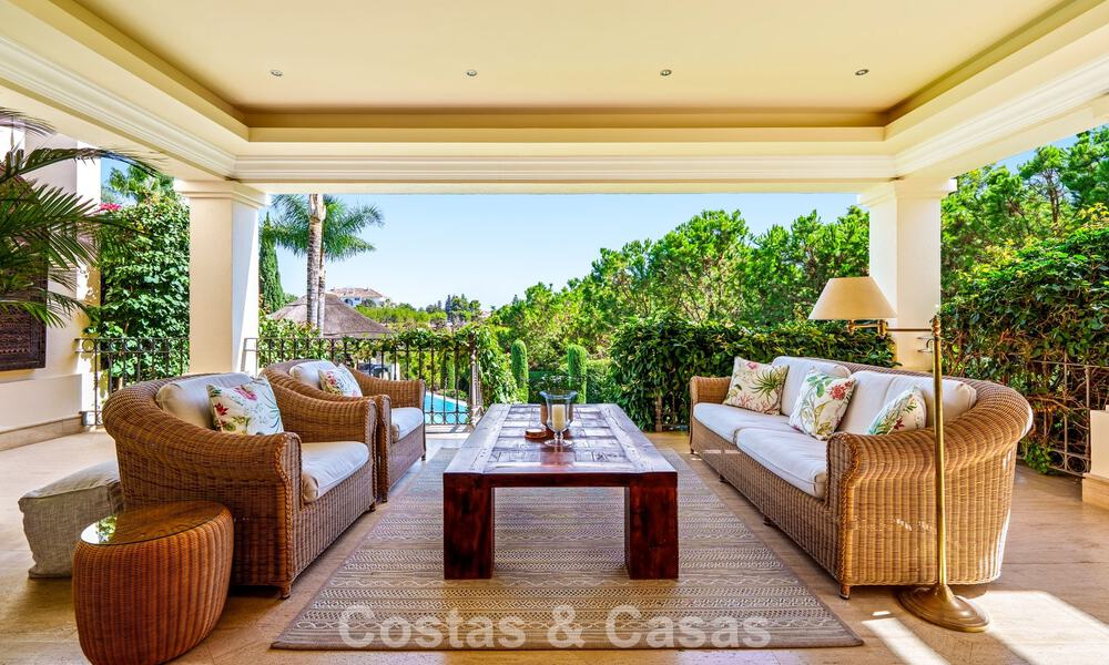Remarkable Spanish luxury villa with sea view for sale in a green oasis on Marbella’s Golden Mile 798194