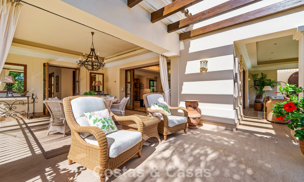 Remarkable Spanish luxury villa with sea view for sale in a green oasis on Marbella’s Golden Mile 798196