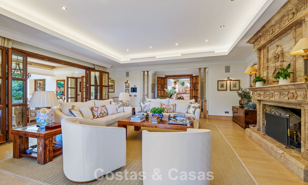 Remarkable Spanish luxury villa with sea view for sale in a green oasis on Marbella’s Golden Mile 798197