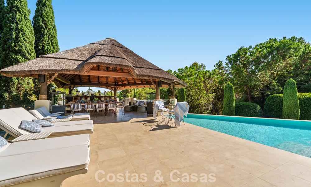 Remarkable Spanish luxury villa with sea view for sale in a green oasis on Marbella’s Golden Mile 798206