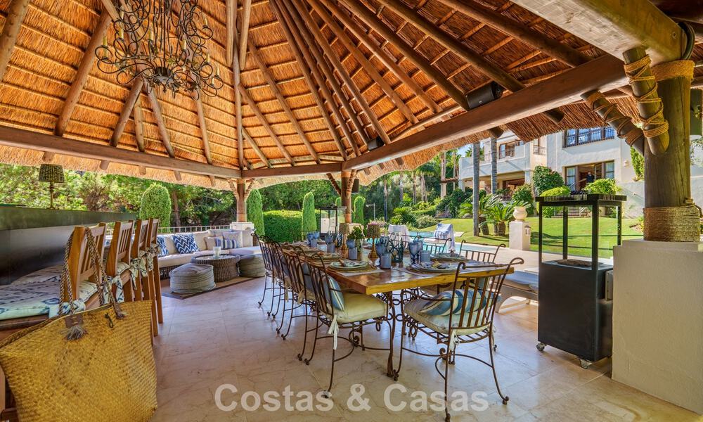 Remarkable Spanish luxury villa with sea view for sale in a green oasis on Marbella’s Golden Mile 798207