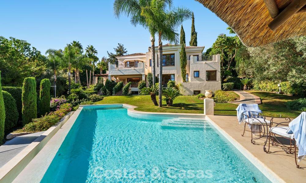 Remarkable Spanish luxury villa with sea view for sale in a green oasis on Marbella’s Golden Mile 798208