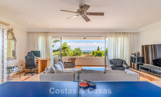 Exclusive Mediterranean-style villa for sale on a spacious plot in Marbella - Benahavís 797063 