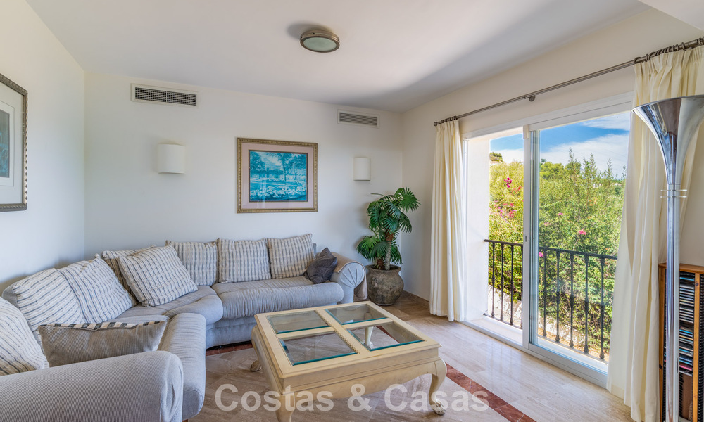 Exclusive Mediterranean-style villa for sale on a spacious plot in Marbella - Benahavís 797065