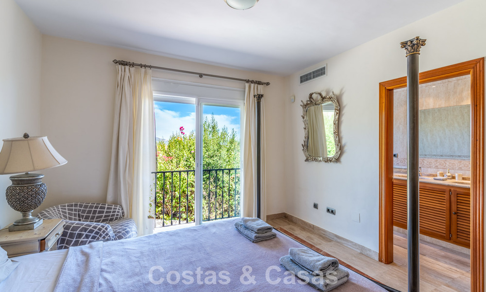 Exclusive Mediterranean-style villa for sale on a spacious plot in Marbella - Benahavís 797070