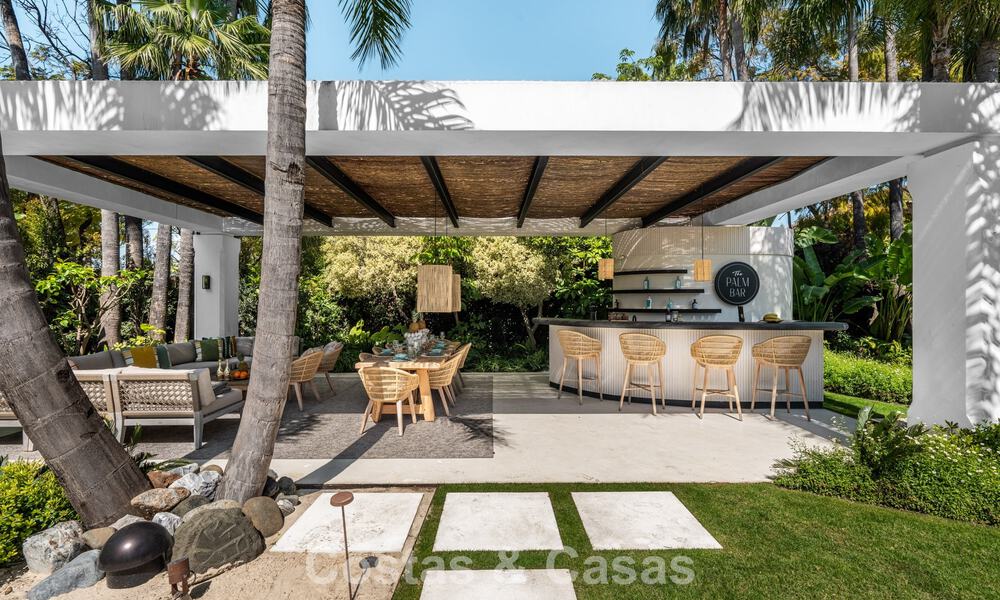 Exclusive luxury villa with spectacular indoor and outdoor swimming pool for sale in Nueva Andalucía, Marbella 798055