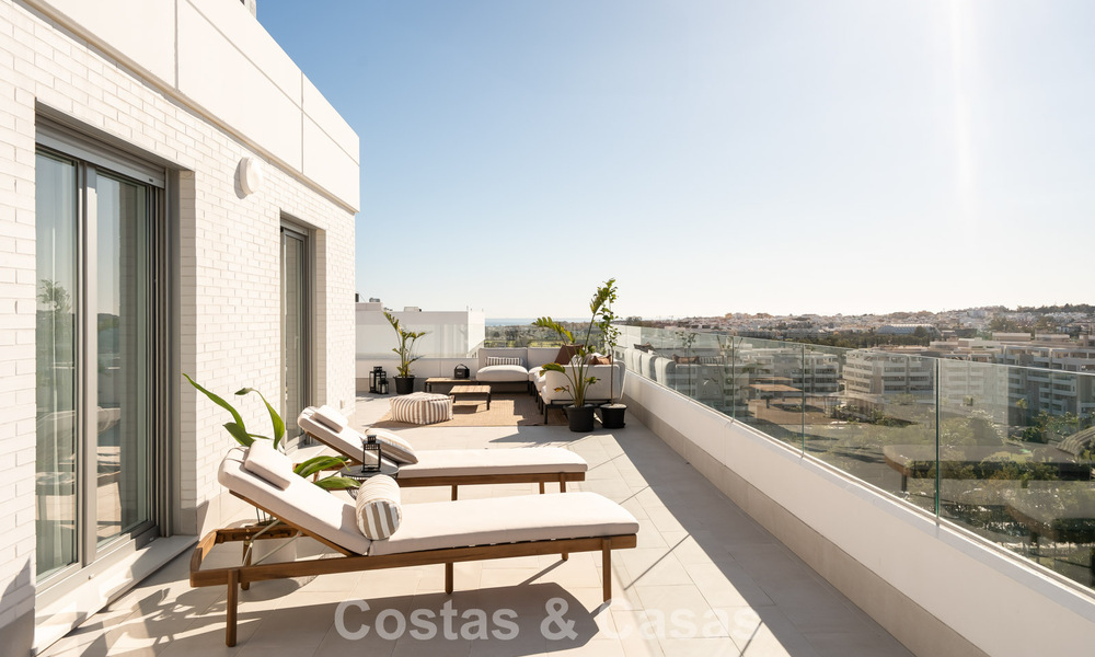 Modern penthouse with wraparound terrace and 360° views for sale in Nueva Andalucía, Marbella 798073