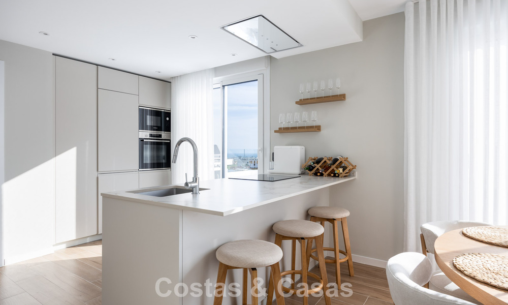 Modern penthouse with wraparound terrace and 360° views for sale in Nueva Andalucía, Marbella 798094